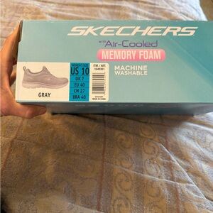 Skechers women’s size 10 Gray Air-Cooled Sneakers